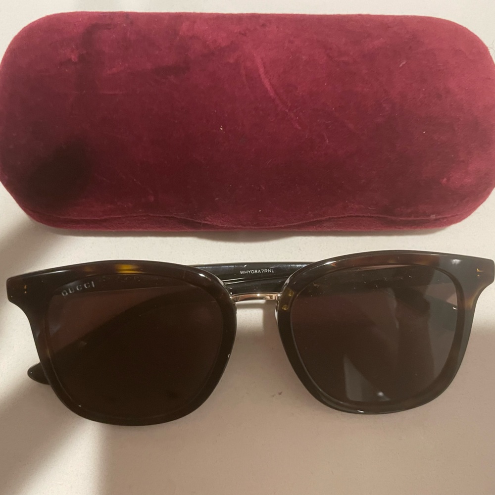 NIB GUCCI Sunglasses. Gorgeous!! Authentic Brand New
